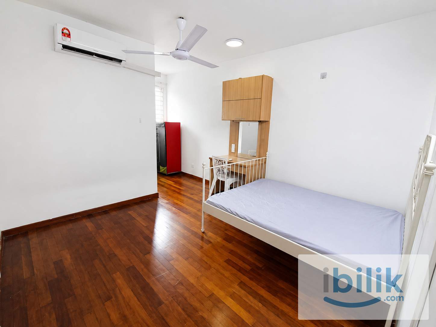 🏠 Spacious Room with Private Bathroom 🚿 | 🚗 3–5 mins to AEON Bukit Tinggi 🛍️ - Image 2