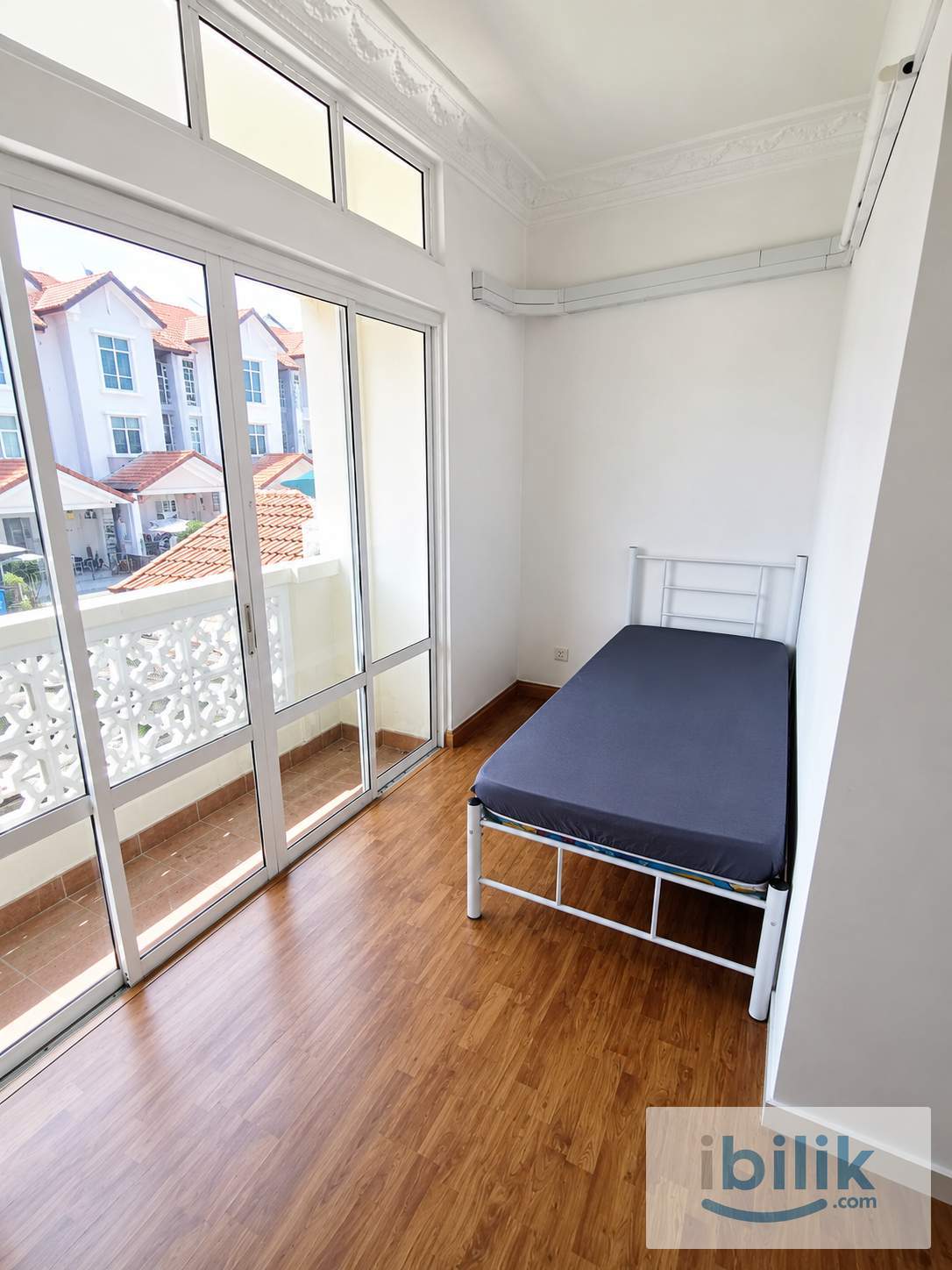 🚗 5 mins to Setia City Mall 🛍️ | 🏡 Setia Alam Balcony Room For Rent 🌟 - Image 1