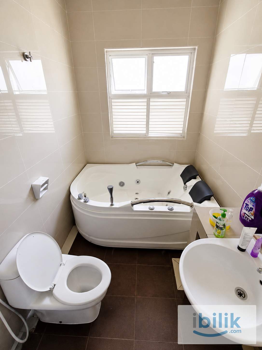 🚗 5 mins to Setia City Mall 🛍️ | 🏡 Setia Alam Balcony Room For Rent 🌟 - Image 3