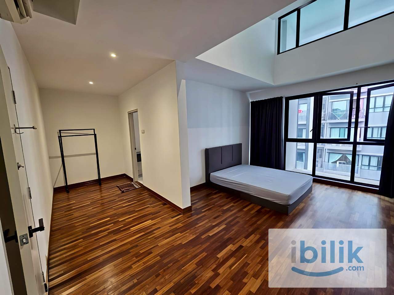 ✨ Zero Deposit Female Master Room | 🏃🏻 Walk to Central i-City Mall 🛒 - Image 2