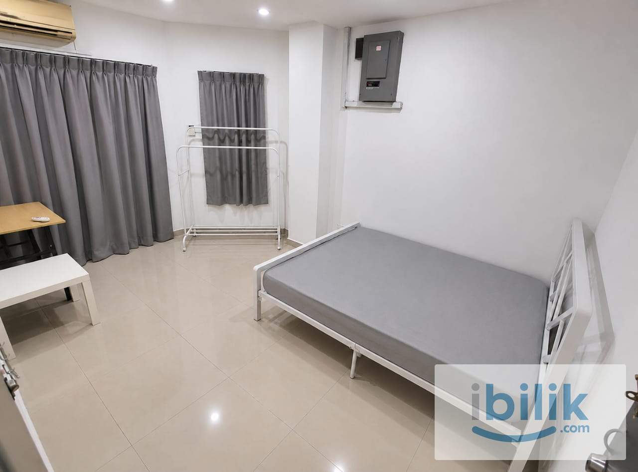 🚶‍♂️350m Walk to SS18 LRT | 🚗 3-5 Mins to SS15 Food Street | 🏠 Room For Rent @ SS14, Subang Jaya - Image 1