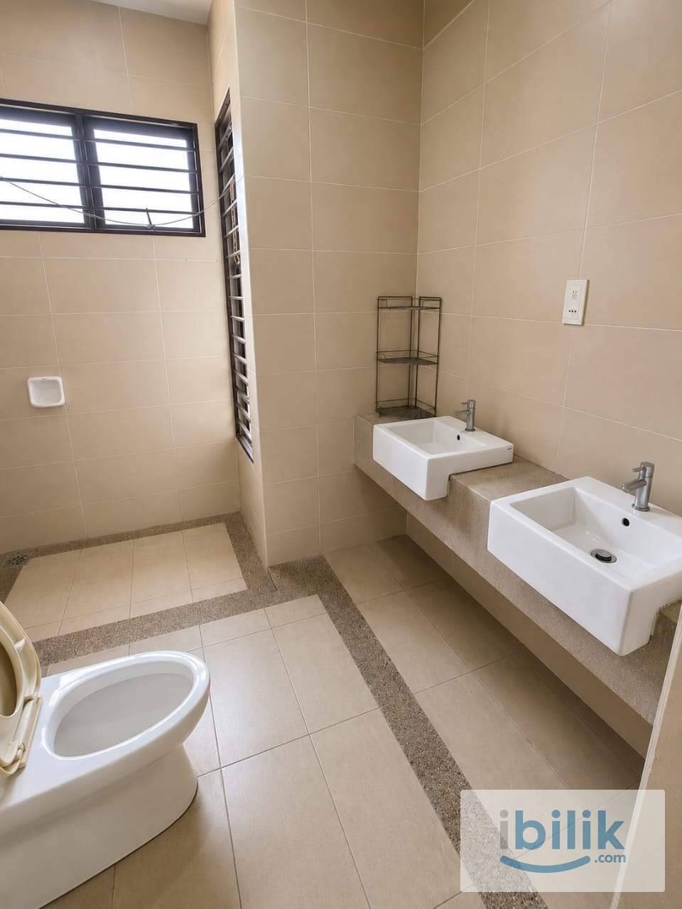 🏠 Master Room With Private Bathroom @ Alam Impian | 🔥 Near AEON Mall Shah Alam 🛒 - Image 3