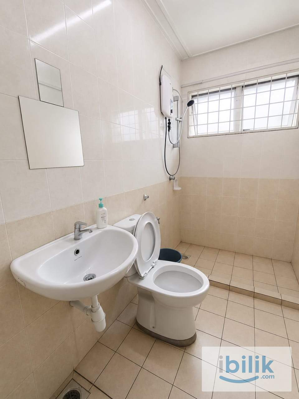 🏠 Medium Room For Rent @ Bukit Rimau // 🚘 5 Mins To AEON BIG Bukit Rimau 🛒 - Image 3
