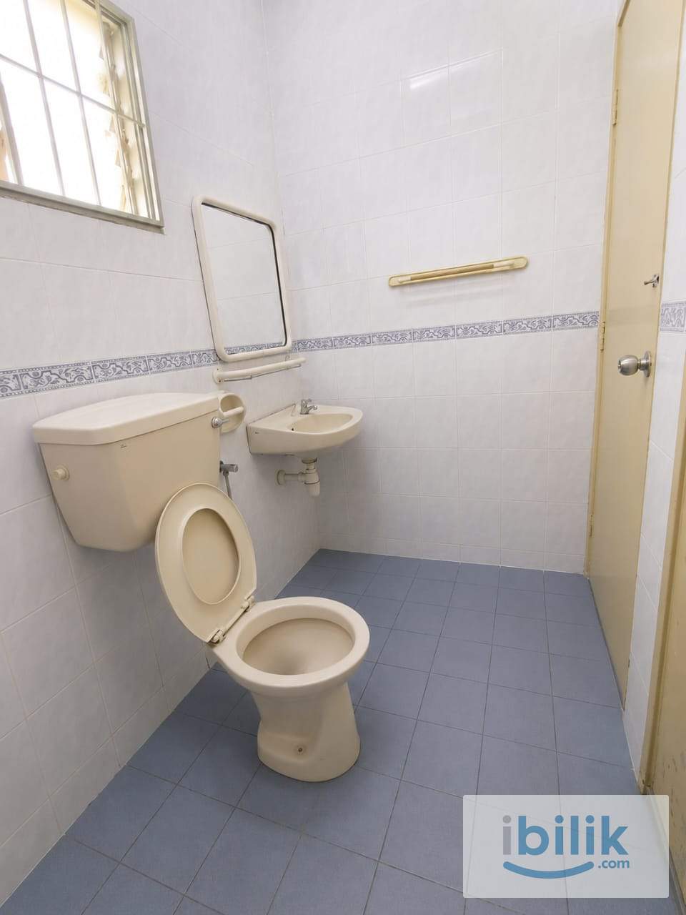 🚗 7 Mins To Econsave Bukit Kemuning 🛒 | Medium Room For Rent @ Kota Kemuning 🔥 - Image 3