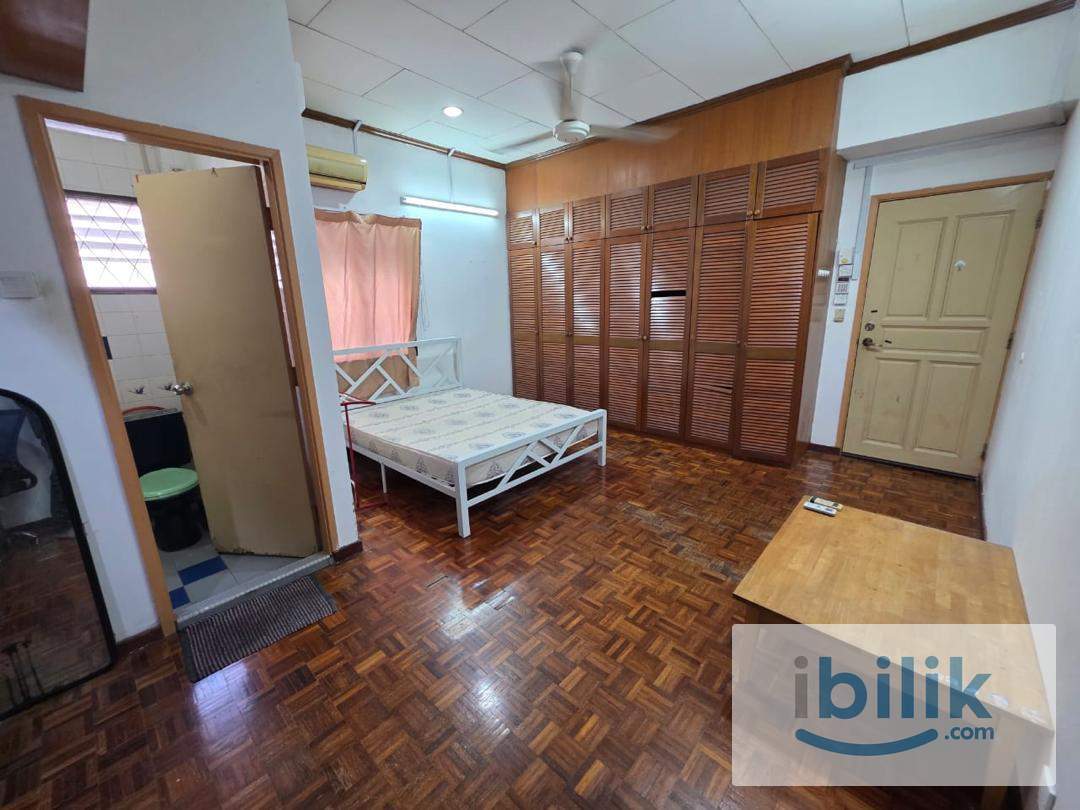Master room with A/c walking distance to kelana LRT - Image 2