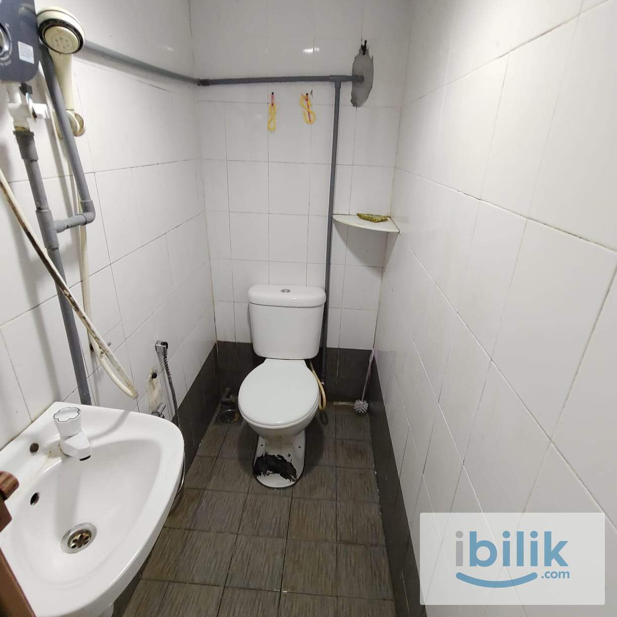 Studio Room with Bath room - Image 4