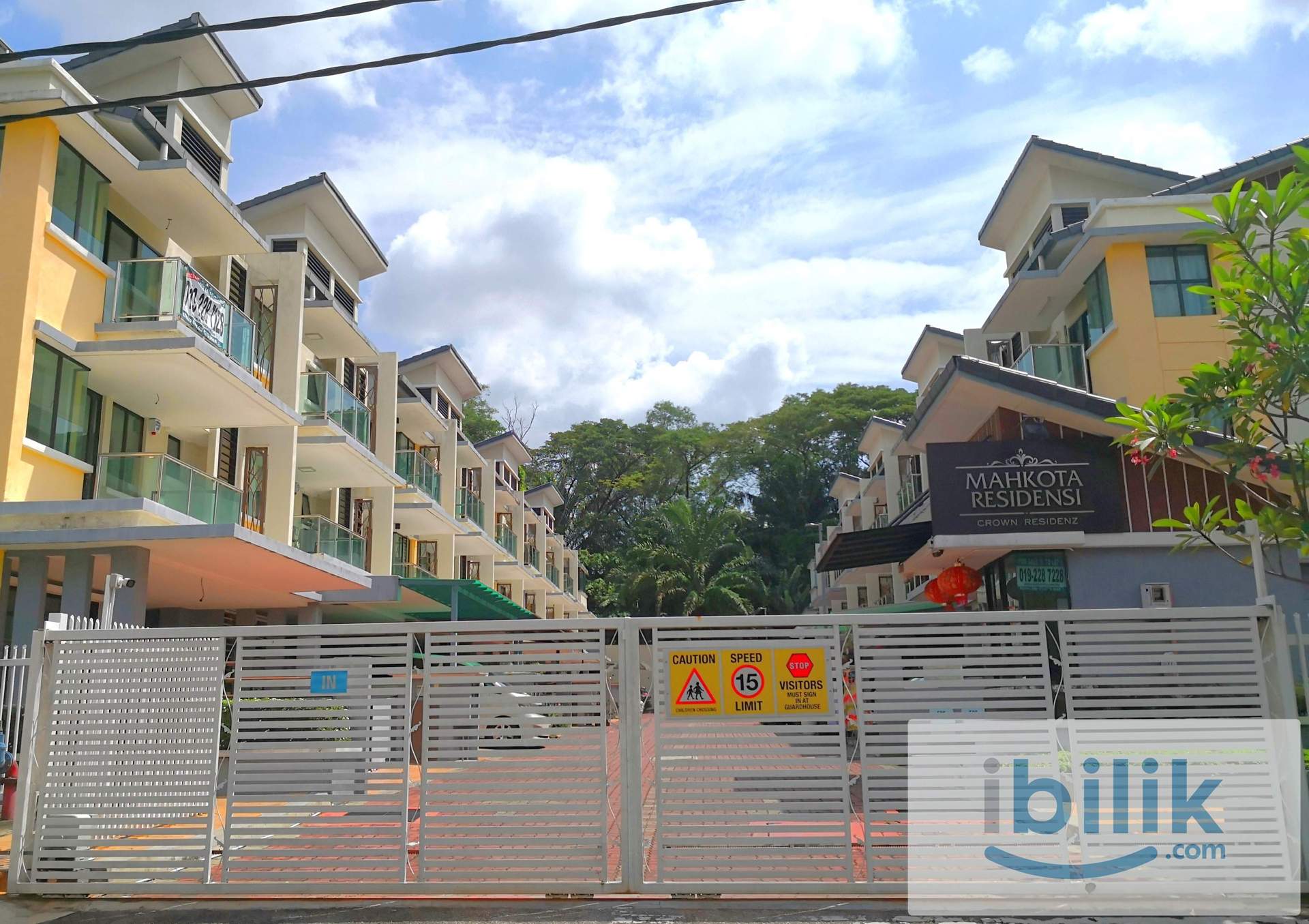 Master Room with Private Toilet and Balcony for Rent at Kayu Ara  - Image 1