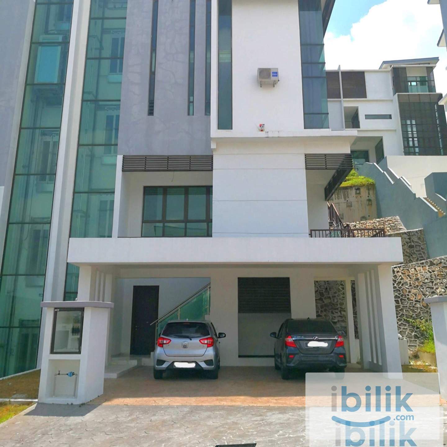 Middle Room shared toilet for rent at Kingsley Hill Putra Heights - Image 6