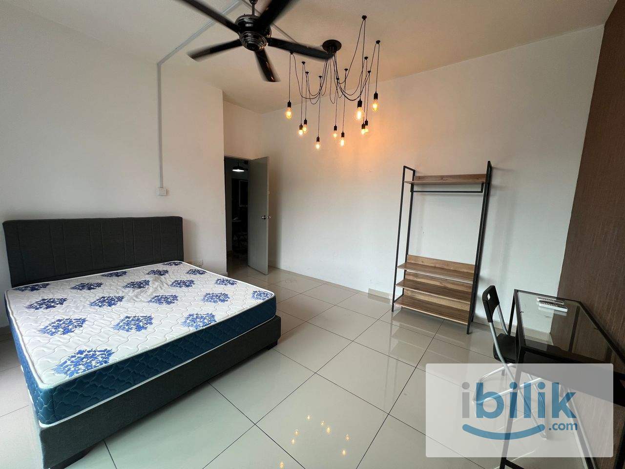 Middle Room with Balcony for Rent at Springville Residence Seri Kembangan - Image 1