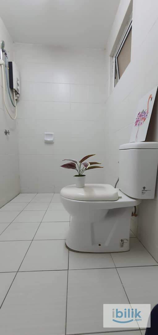 Middle Room with Balcony for Rent at Springville Residence Seri Kembangan - Image 6