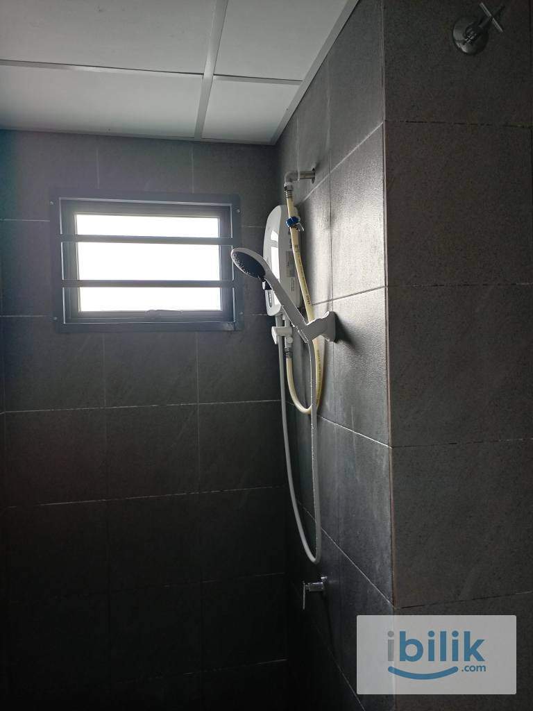 MIDDLE ROOM - FLORA RESIDENCY - Image 2