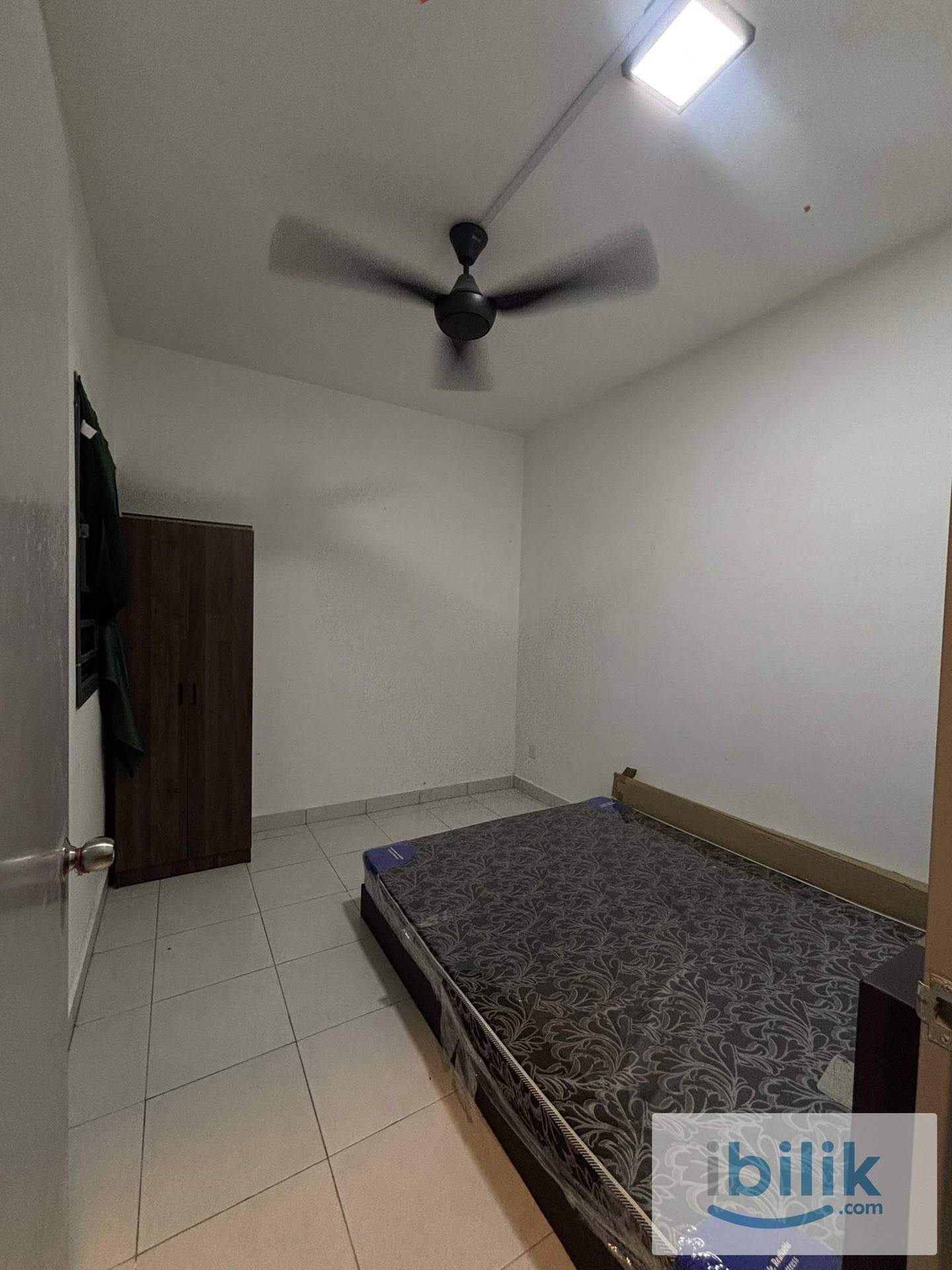 MIDDLE ROOM - FLORA RESIDENCY - Image 1