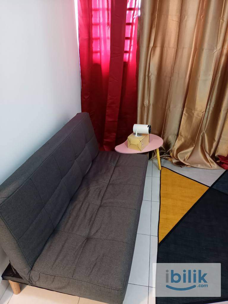 MIDDLE ROOM - FLORA RESIDENCY - Image 3