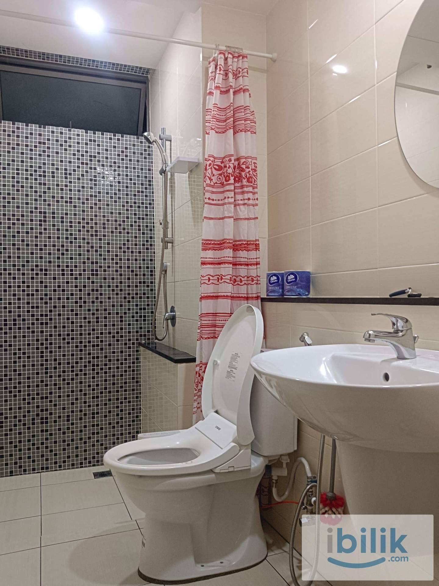 Middle Room in Penthouse - Image 2