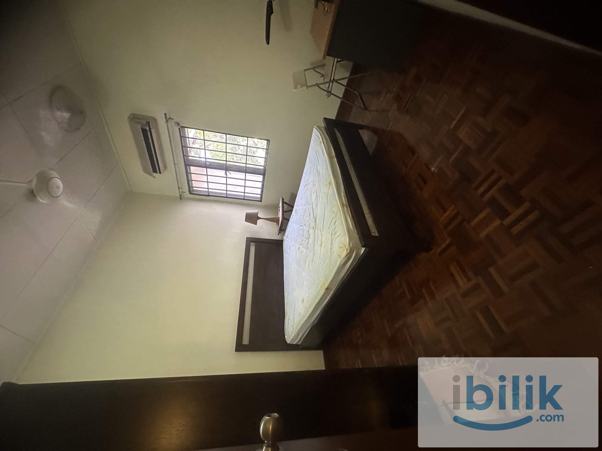 Middle room - Image 1
