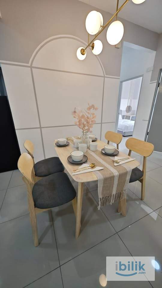MIDDLE ROOM (ROOM 1) - Image 2