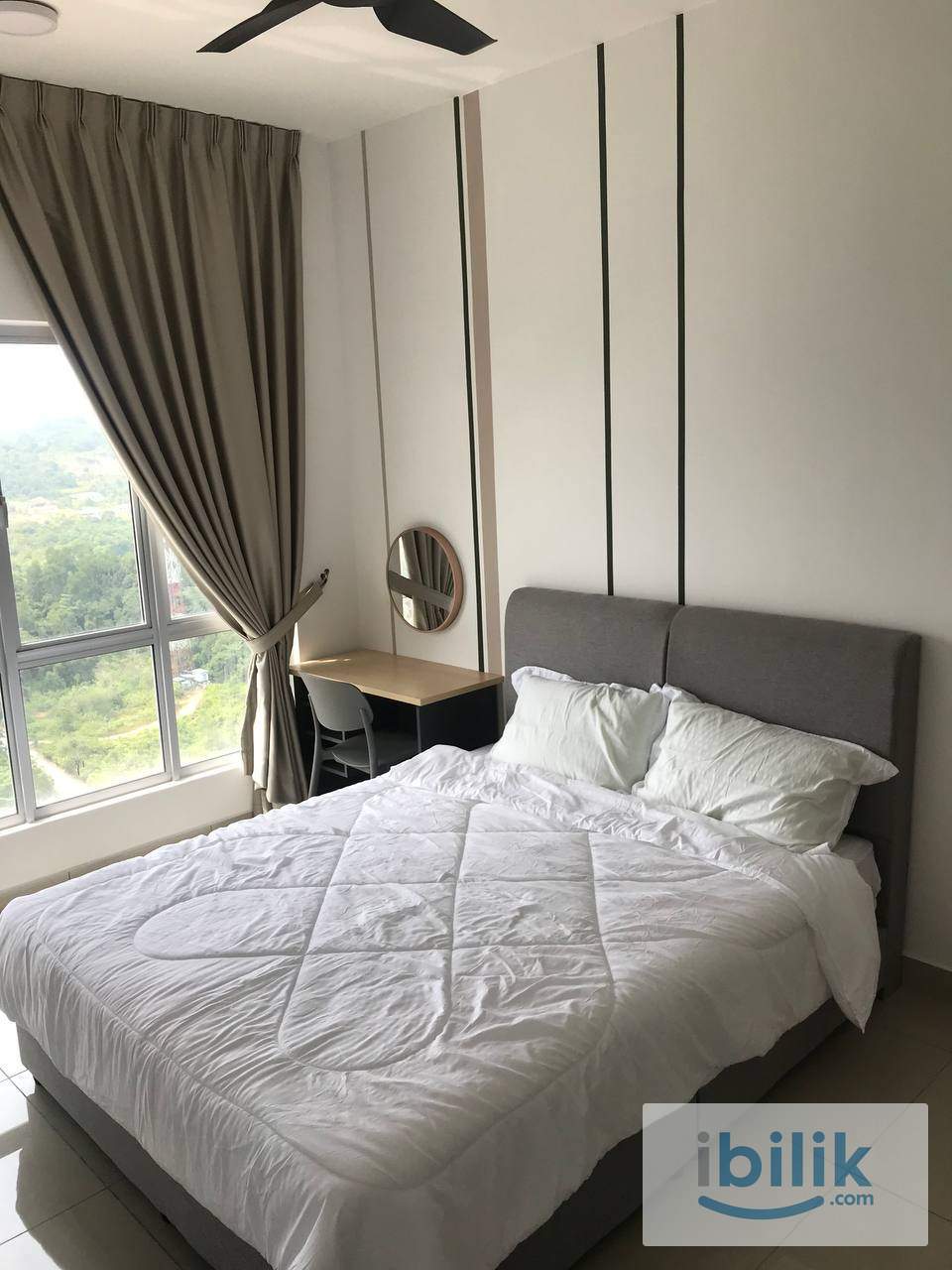 MIDDLE ROOM (ROOM 1) - Image 1