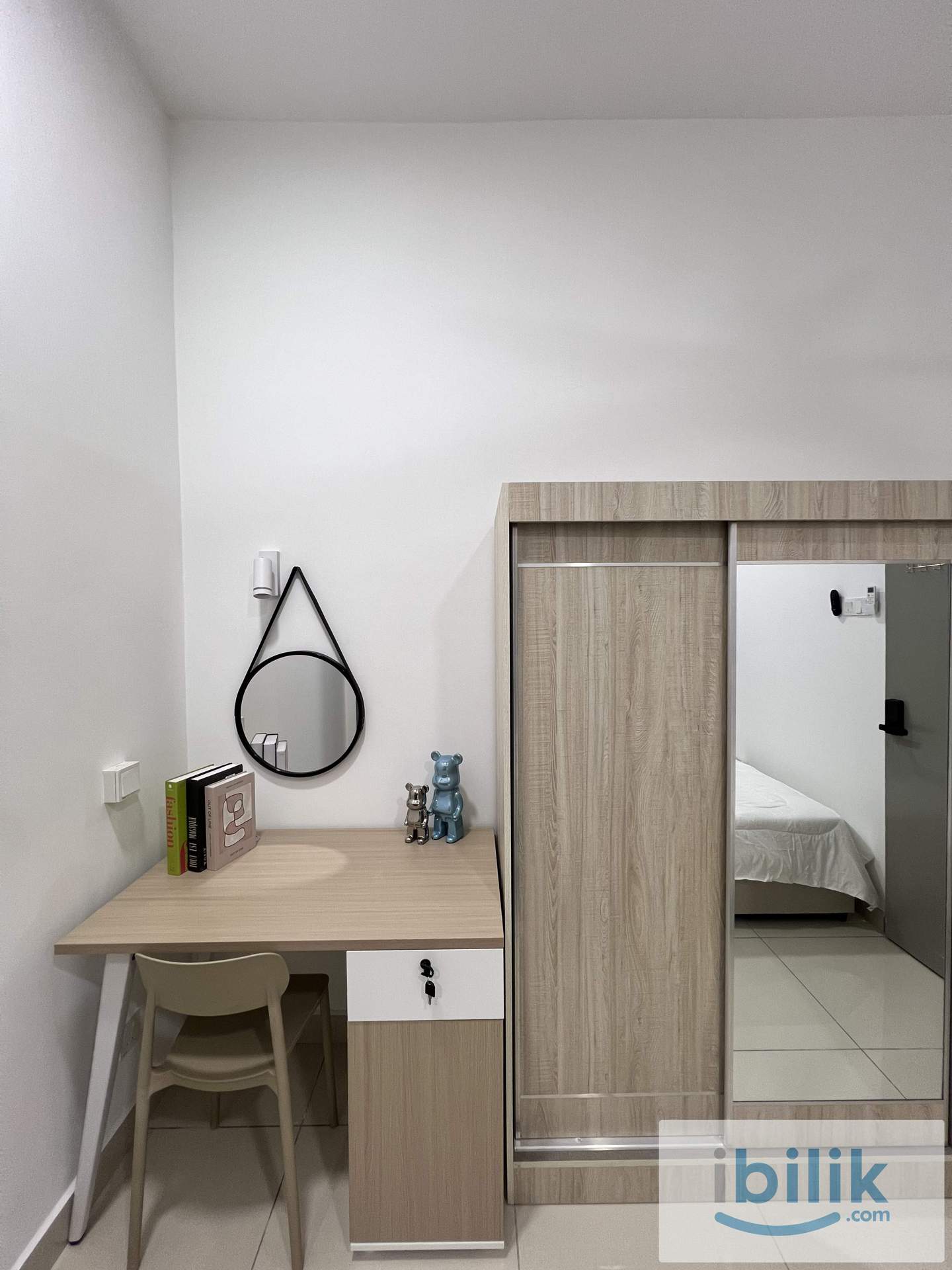 MIDDLE ROOM R3 (D7) - Image 5