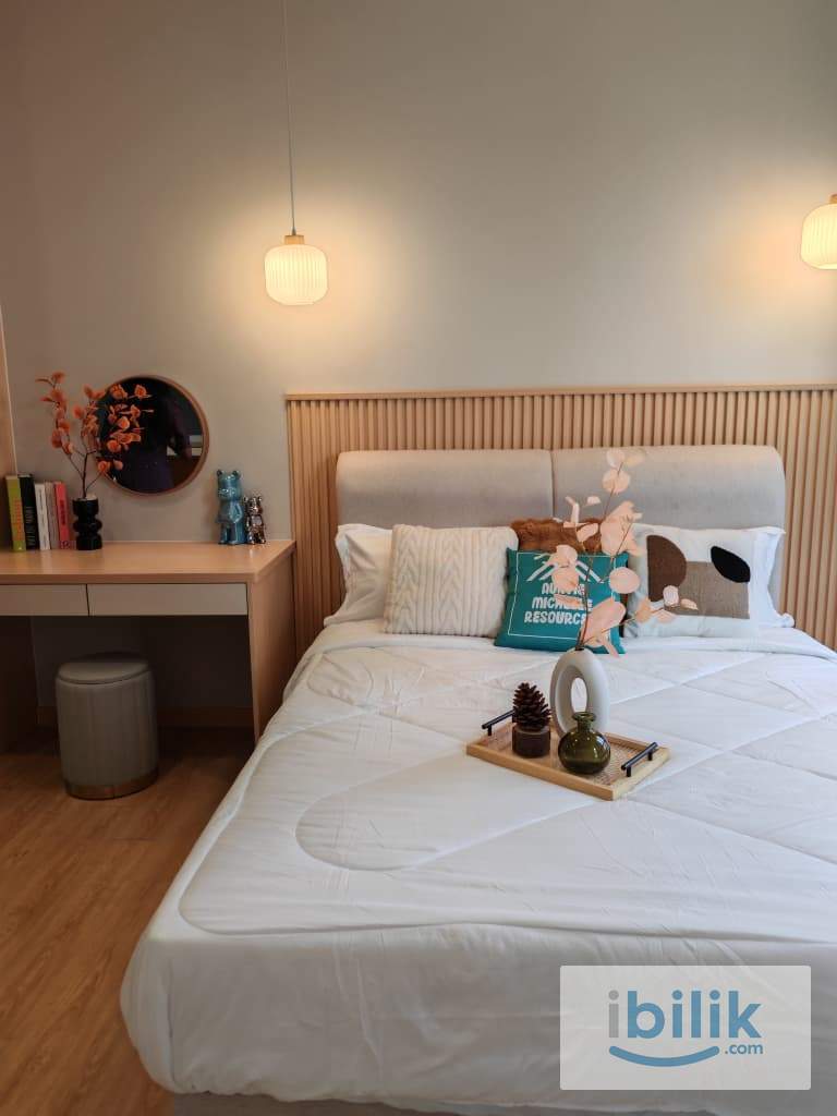 STUDIO ROOM (LEFT) - Image 6