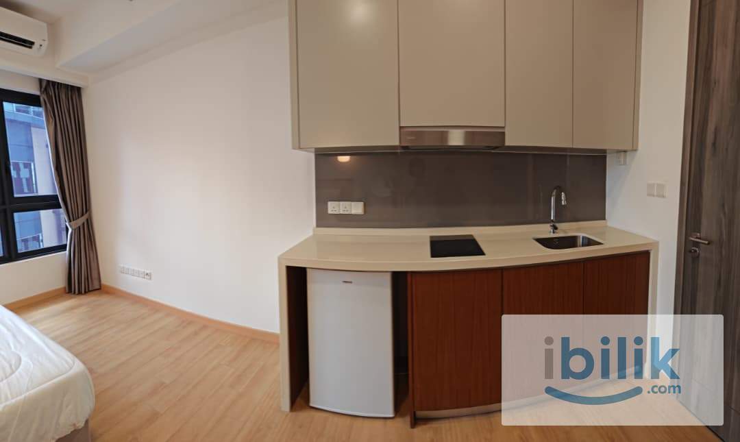 STUDIO ROOM (LEFT) - Image 2