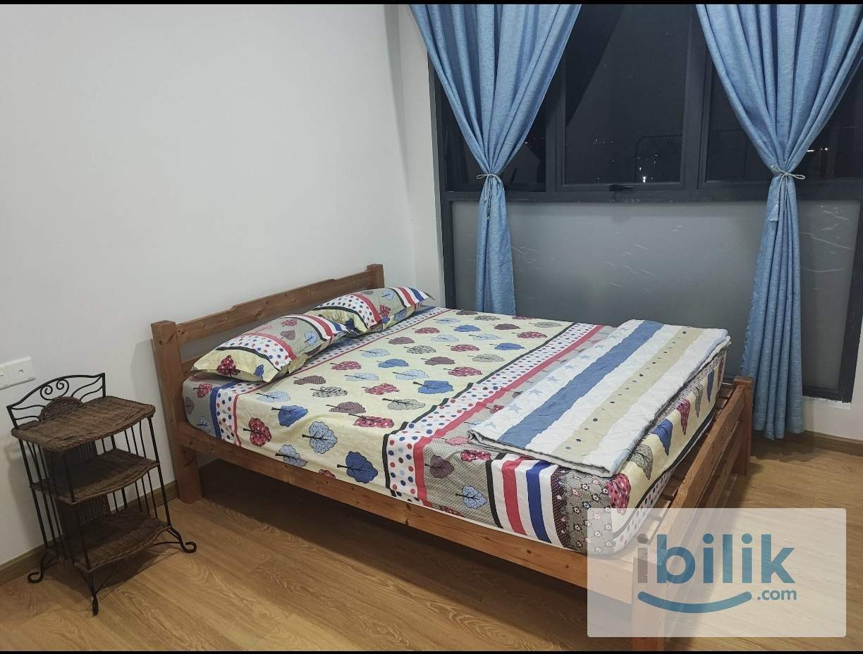 Room for Rent at Country Garden Danga Bay - Royal Strand - Image 3