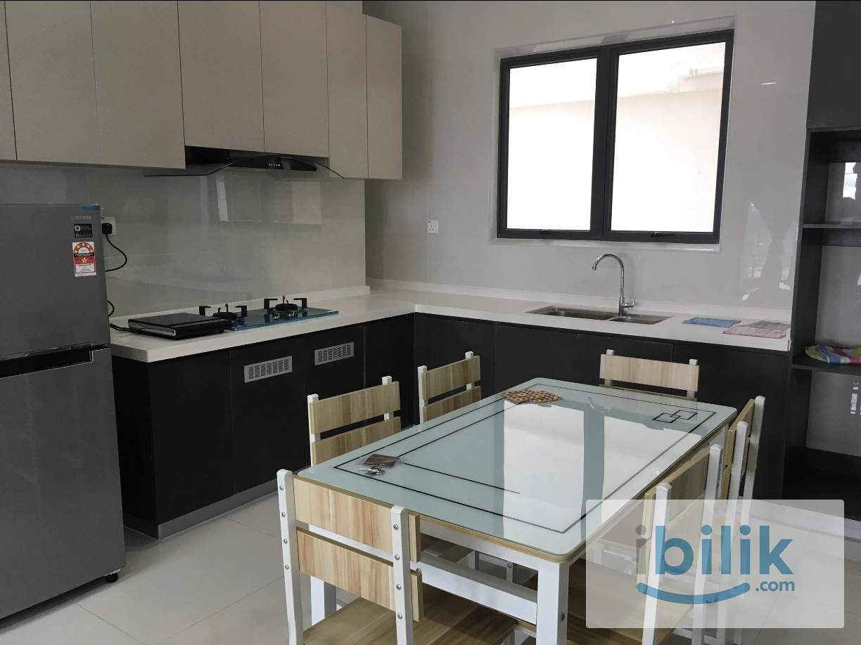 Room for Rent at Country Garden Danga Bay - Royal Strand - Image 1