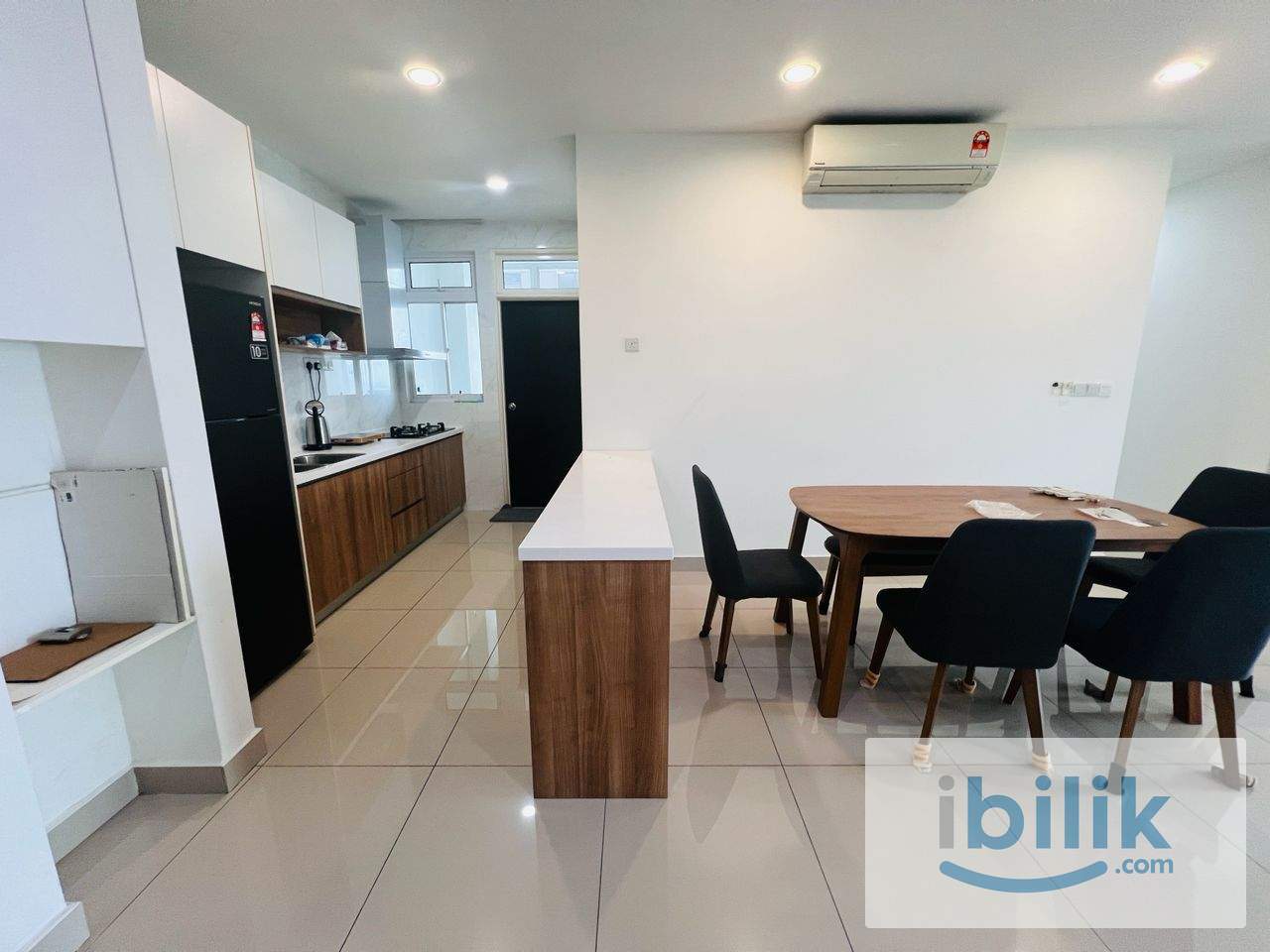2 Bedrooms+ 2 Bathrooms - Image 3