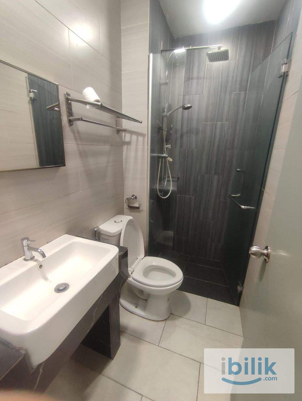 🏨 ✨ ZERO DEPOSIT Co-Living @ Frame Hotel ✨ 🎈 Affordable • Convenient • Move-In Ready 🧳 - Image 4