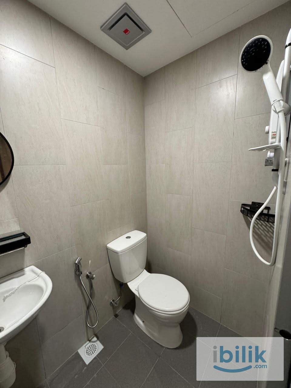 🏡Puchong Area📍Room To Let✨Near LRT🚇Near Restaurant🍽️ - Image 4