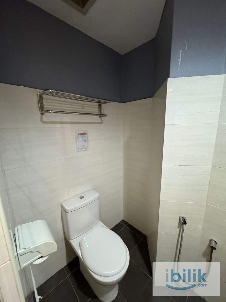 🛏️Middle Room To Let📍Subang Area🚄Near LRT🍽️Near Restaurant🏫Near Collage✨Urgent Move In - Image 4