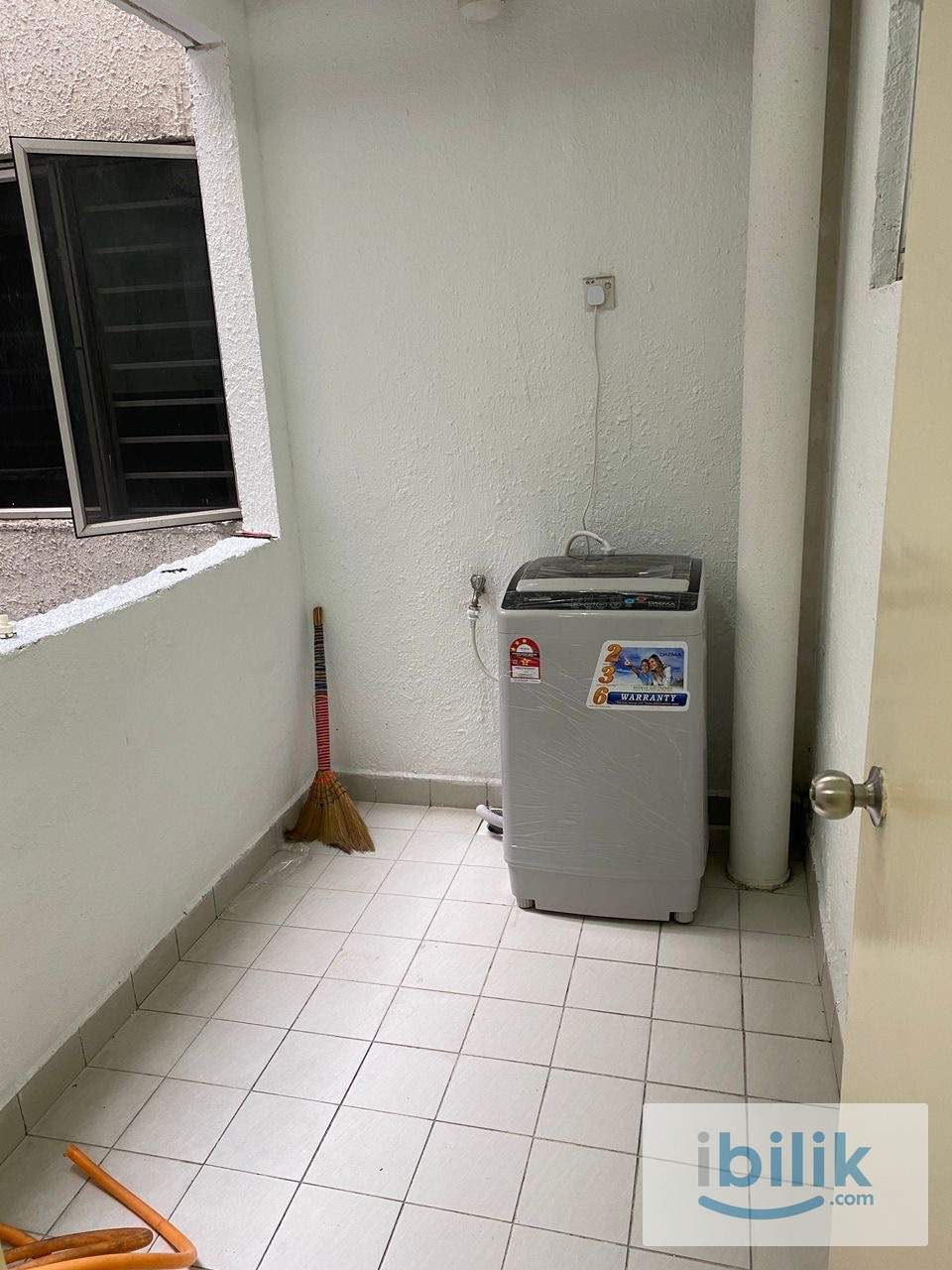 Spacious Medium Room for Rent - Image 6