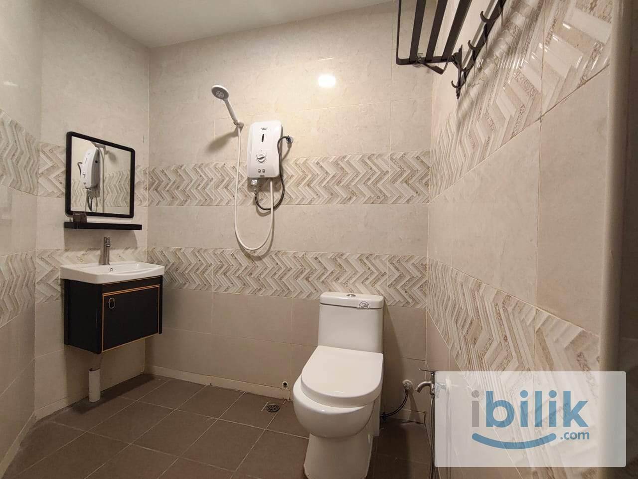 Rent Room in Saujana Putra - Image 1