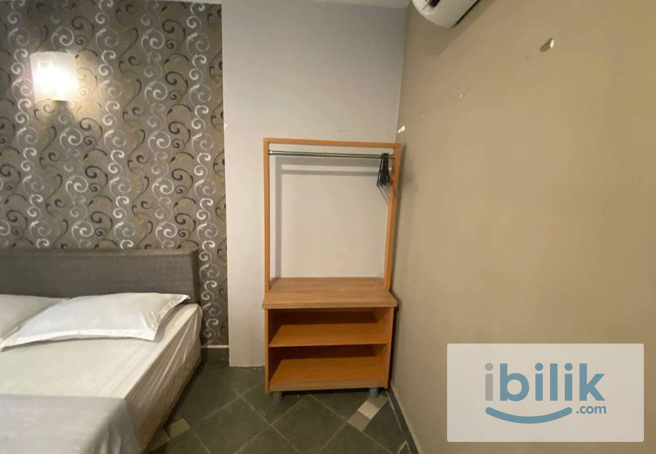 Rent a Room Queen Bedroom - Image 6