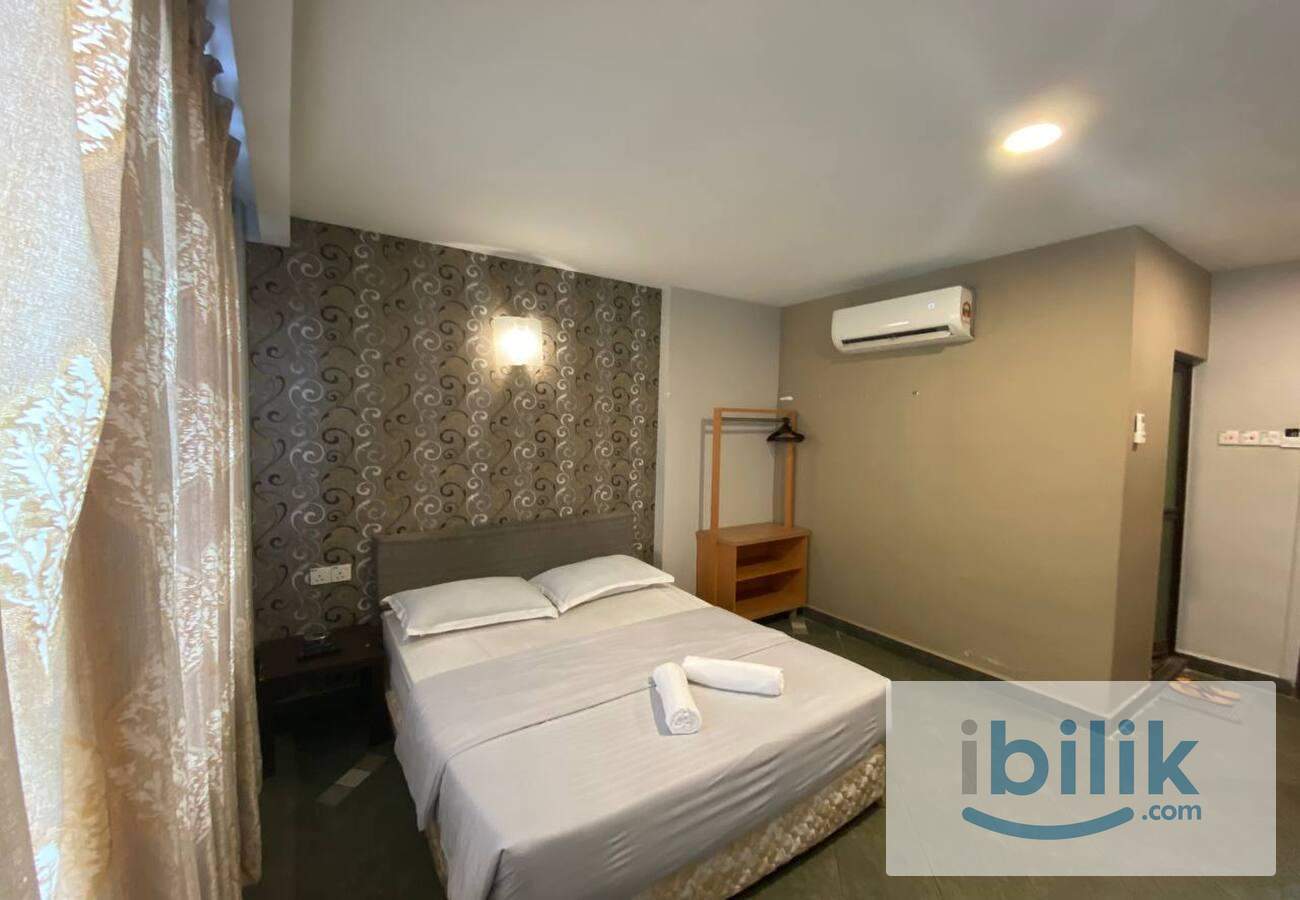 Rent a Room Queen Bedroom - Image 4