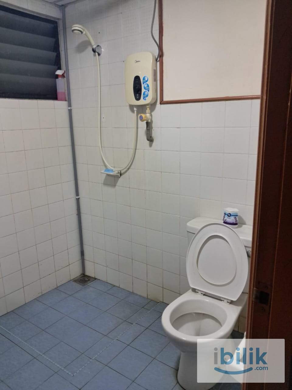Medium Room - Image 1