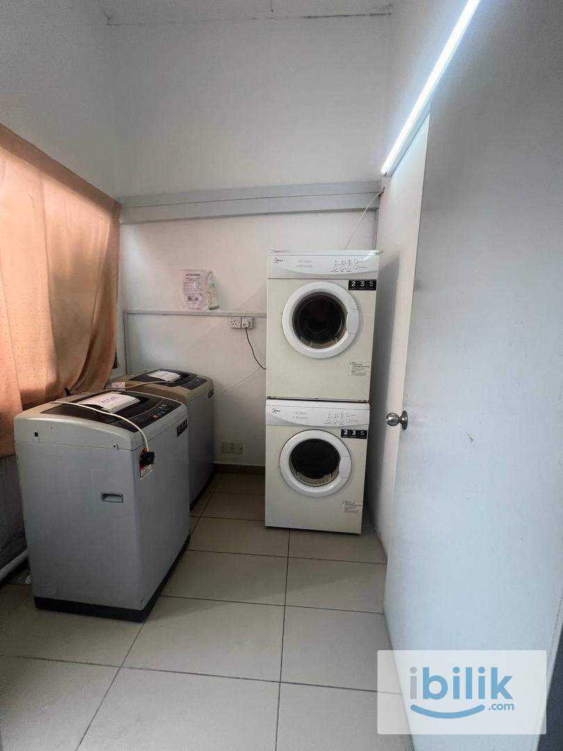 Puchong room to rent 😊near LRT 🚊SHOPPING MALL 🛍️BANK 🏦PFCC 💁🏻FREE WIFI 🚗🚙PARKING EASY😄 - Image 3