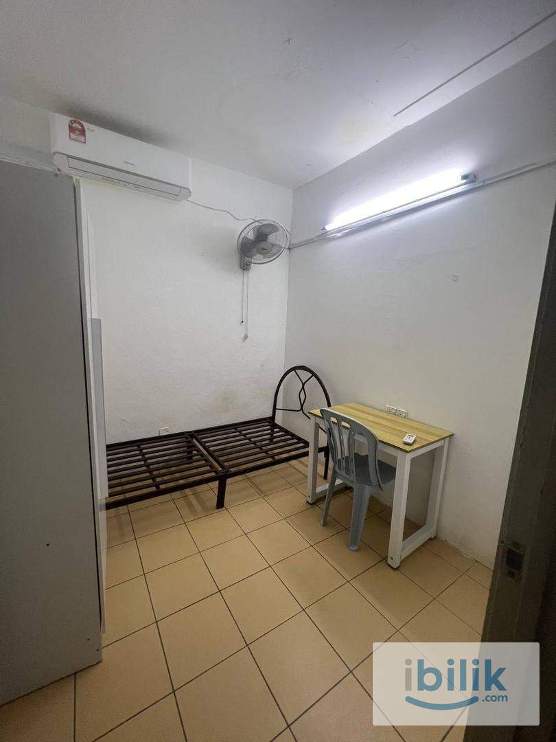 Puchong room to rent 😊near LRT 🚊SHOPPING MALL 🛍️BANK 🏦PFCC 💁🏻FREE WIFI 🚗🚙PARKING EASY😄 - Image 4