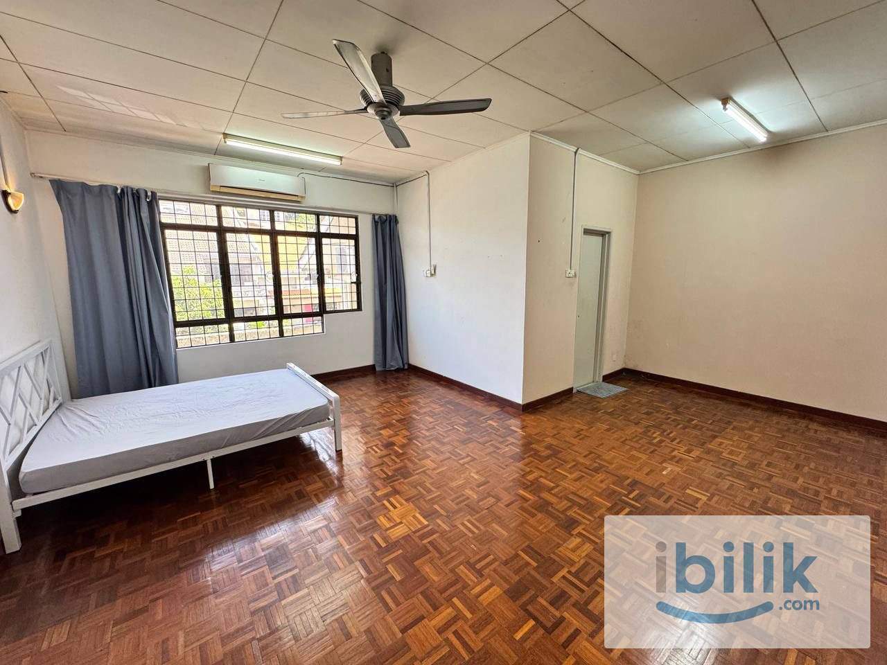 Puchong D/Storey room rent 🏡fully furnished 🆓 WiFi 🆓 cleaning 🧹 service near 🏦 Bank Shopping 🛍️ Mall 🛒  - Image 2