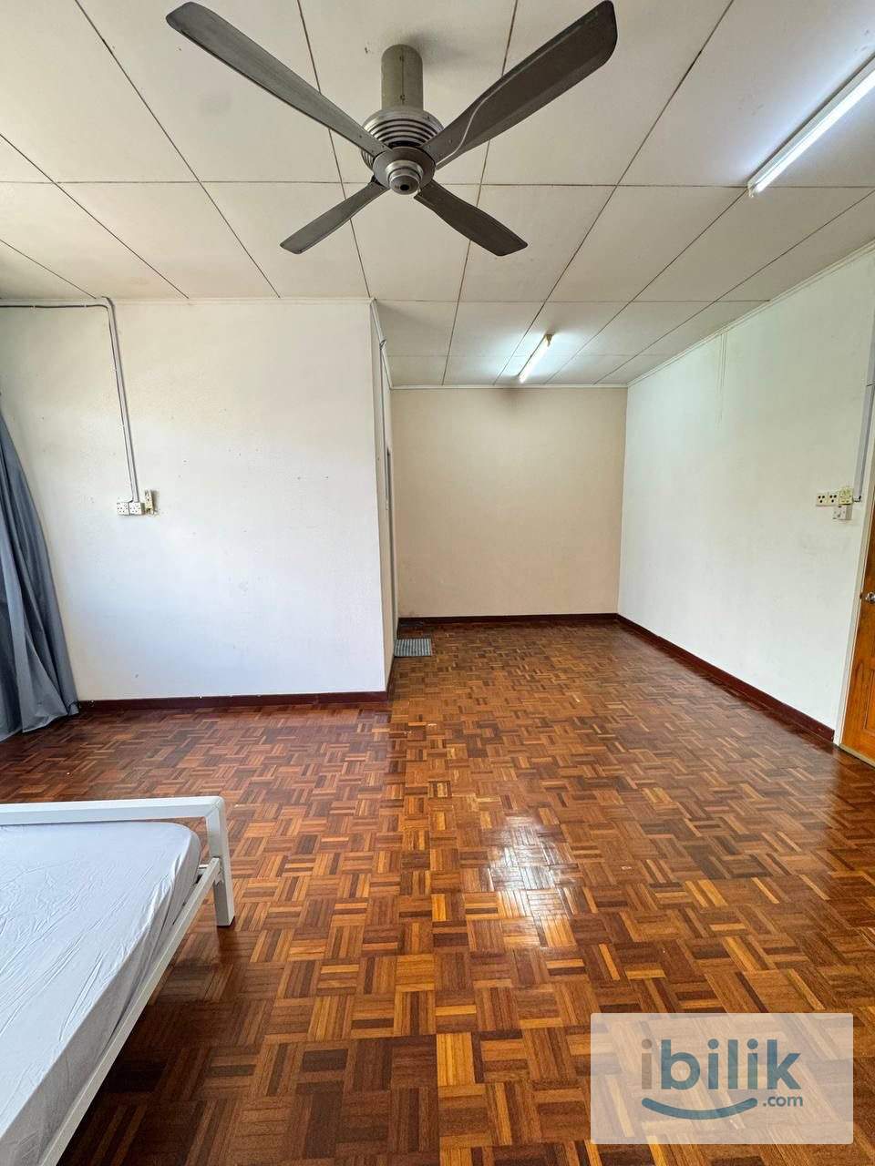 Puchong D/Storey room rent 🏡fully furnished 🆓 WiFi 🆓 cleaning 🧹 service near 🏦 Bank Shopping 🛍️ Mall 🛒  - Image 4