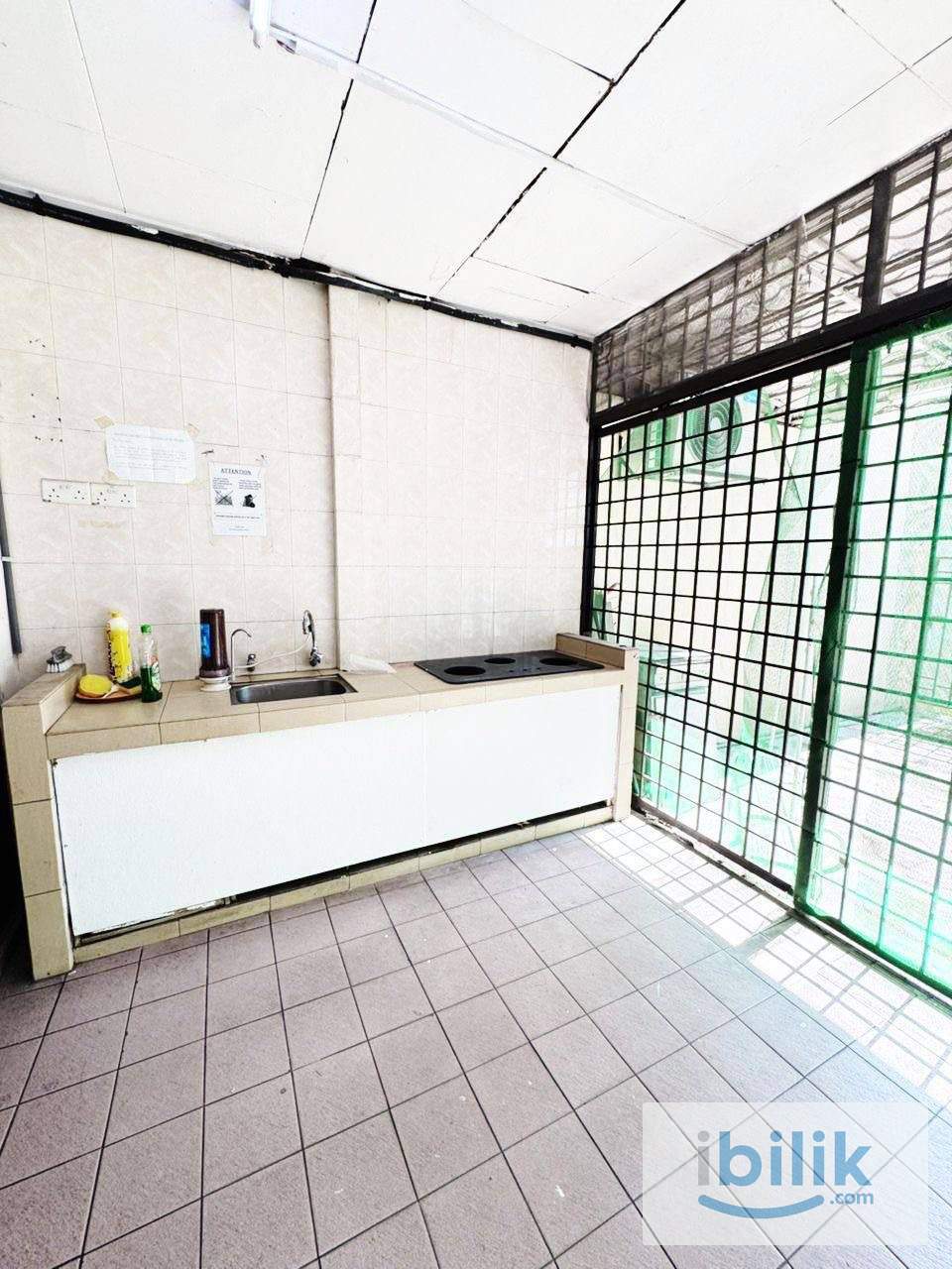 Puchong D/Storey room rent 🏡fully furnished 🆓 WiFi 🆓 cleaning 🧹 service near 🏦 Bank Shopping 🛍️ Mall 🛒  - Image 6