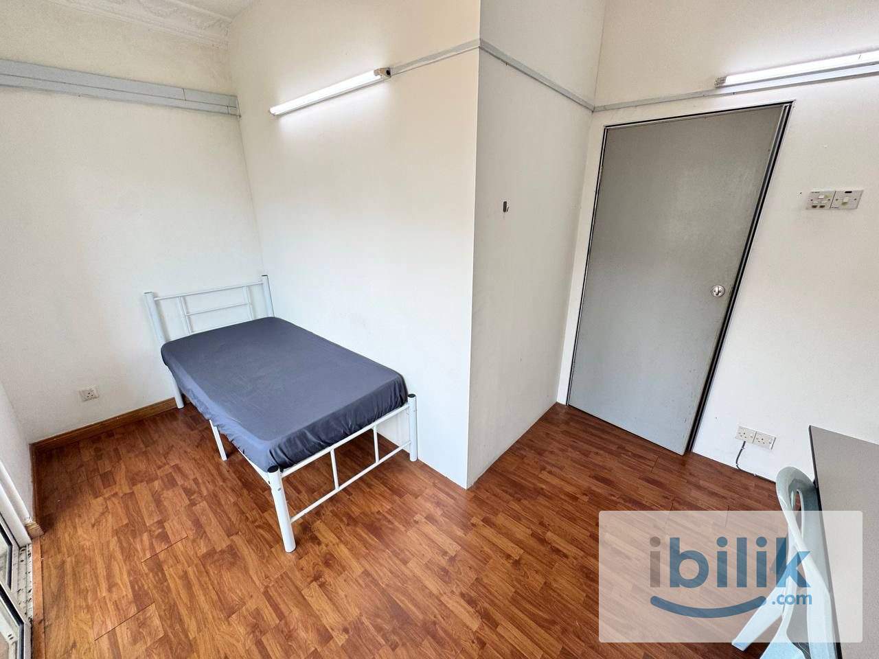 Puchong D/Storey Room rent 🆓 WiFi 🆓 Cleaning 🧹 Services near LRT 🚊Bus🚌 Shopping 🛍️ Mall 🛒Mini Market  - Image 4