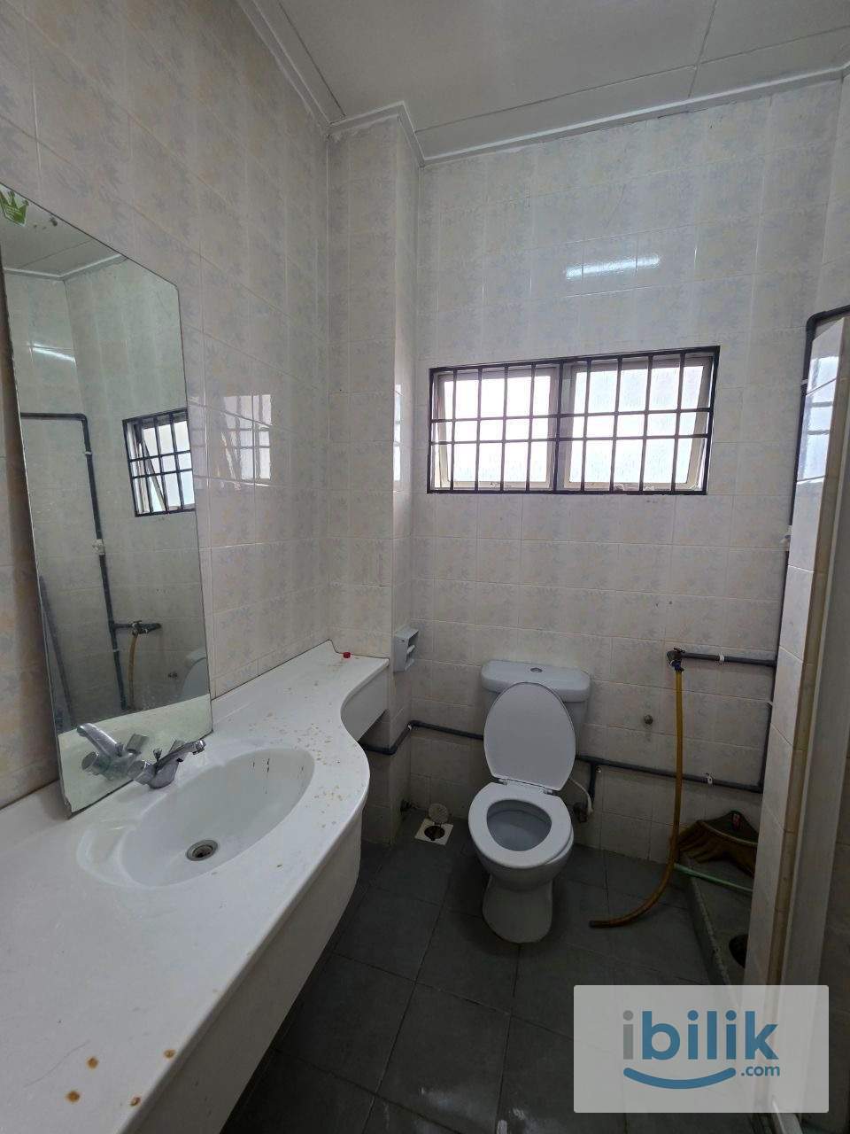 Puchong room to REMT😍 near LRT BUS 🆓 WIFI Near 🛍️ Shopping Mall & Mini Market 🛒 🆓 Cleaning 🧹 Service 😍 - Image 4