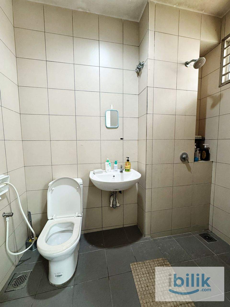 💰1 Month 💰 0 Deposit 😍 Bandar Botanic Klang Room Rent 😍Location Nearby📍Aeon Mall, Medical Centre, HTAR - Image 3
