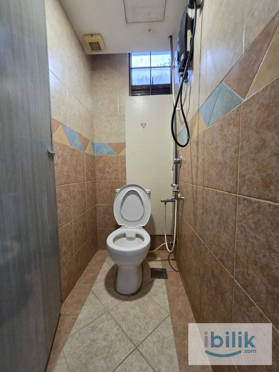 💰Low Deposit😍Hotel Newton Seksyen U6 Shah Alam Room Rent with Bathroom😍Location Nearby📍Pusat Perdagangan Subang Permai - Image 3