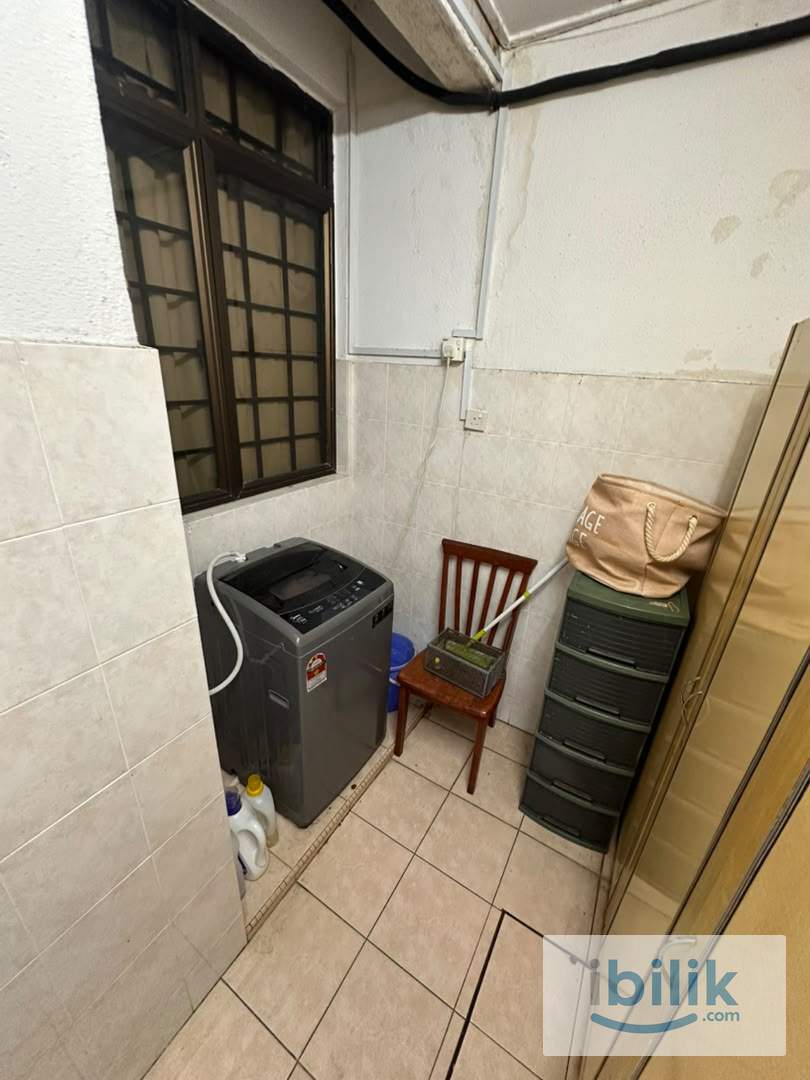 😍Promo Kaw Kaw💰1 Month Deposit💰0 Deposit Bandar Utama Middle Room Rent😍Location Nearby📍MRT - Image 3