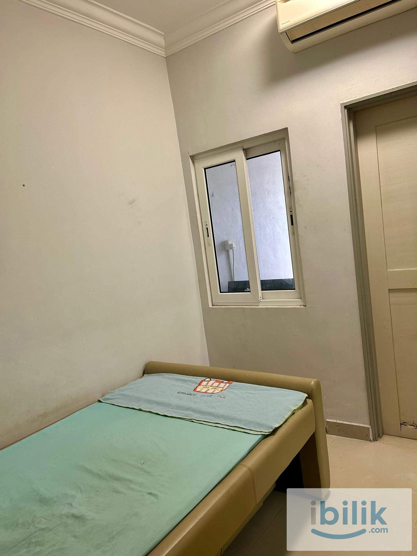 Resort Like Co-Living Bedroom with Ensuite Bathroom in Putra Heights - Image 2