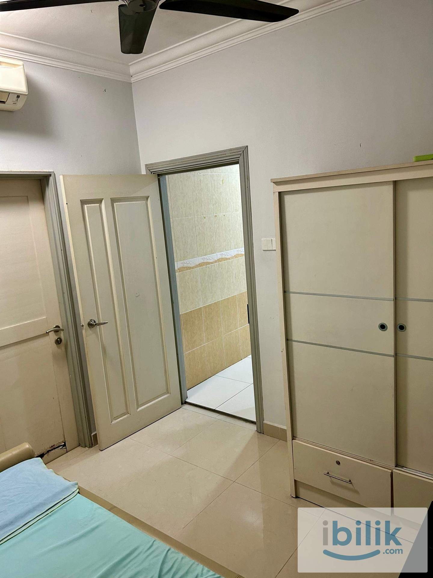 Resort Like Co-Living Bedroom with Ensuite Bathroom in Putra Heights - Image 3