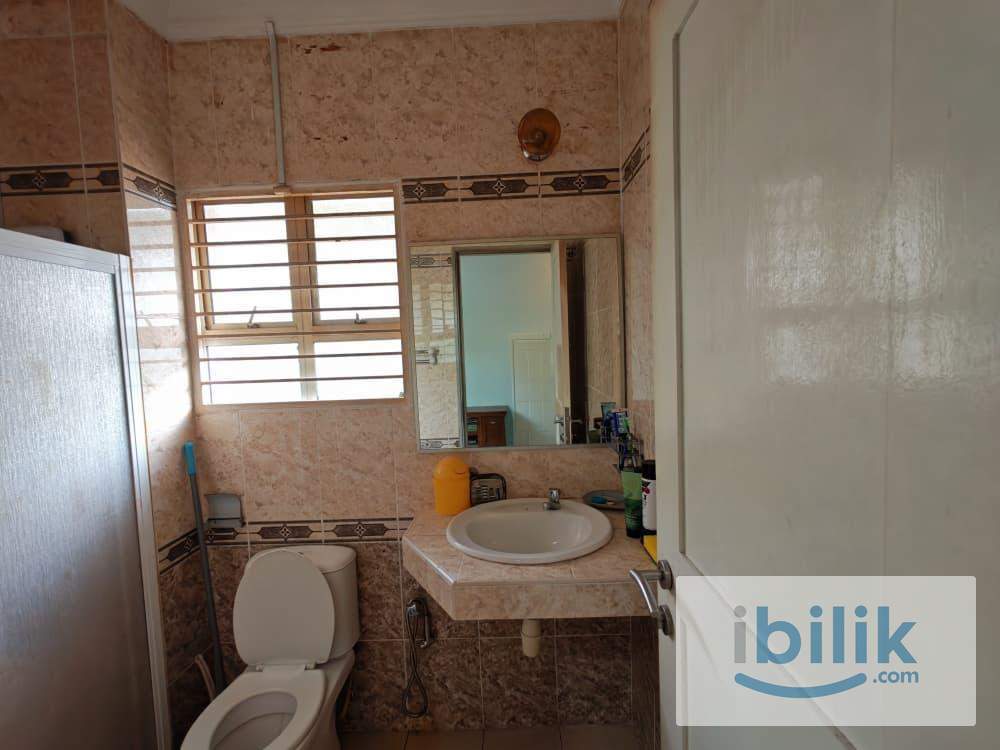 Resort Like Co-Living Master Bedroom at Laman Putra, Putra Heights - Image 2