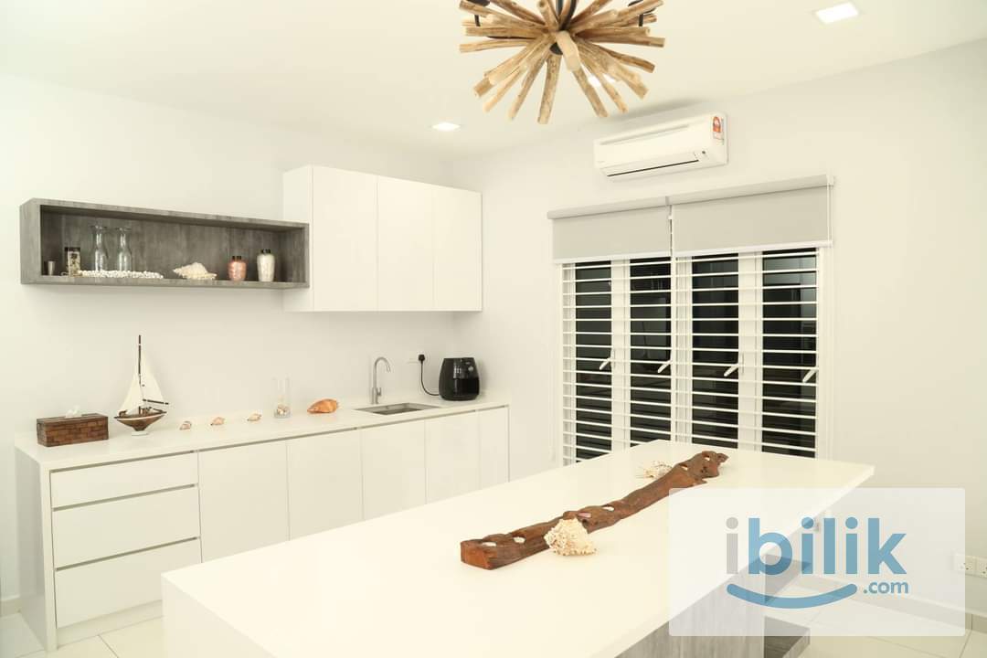 Resort Like Co-Living Master Bedroom at Laman Putra, Putra Heights - Image 10