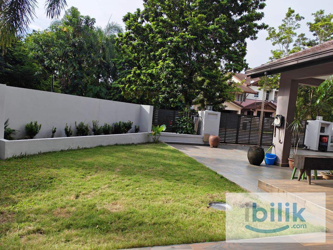 Resort Like Co-Living Master Bedroom in Putra Heights - Image 5